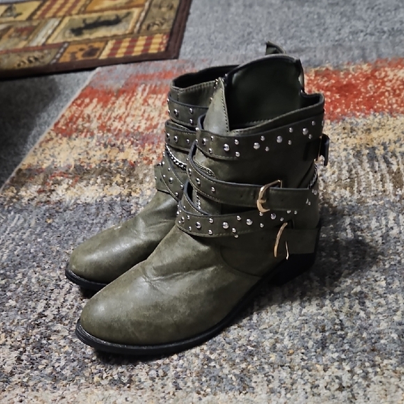 SHEIN Olive Green Studded Ankle Boots - Picture 2 of 4